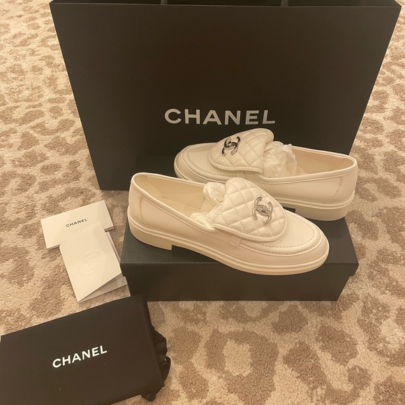 Chanel Turn Lock loafers NIB, comes with receipt  box and dust bags 38.5 - Picture 3 of 6